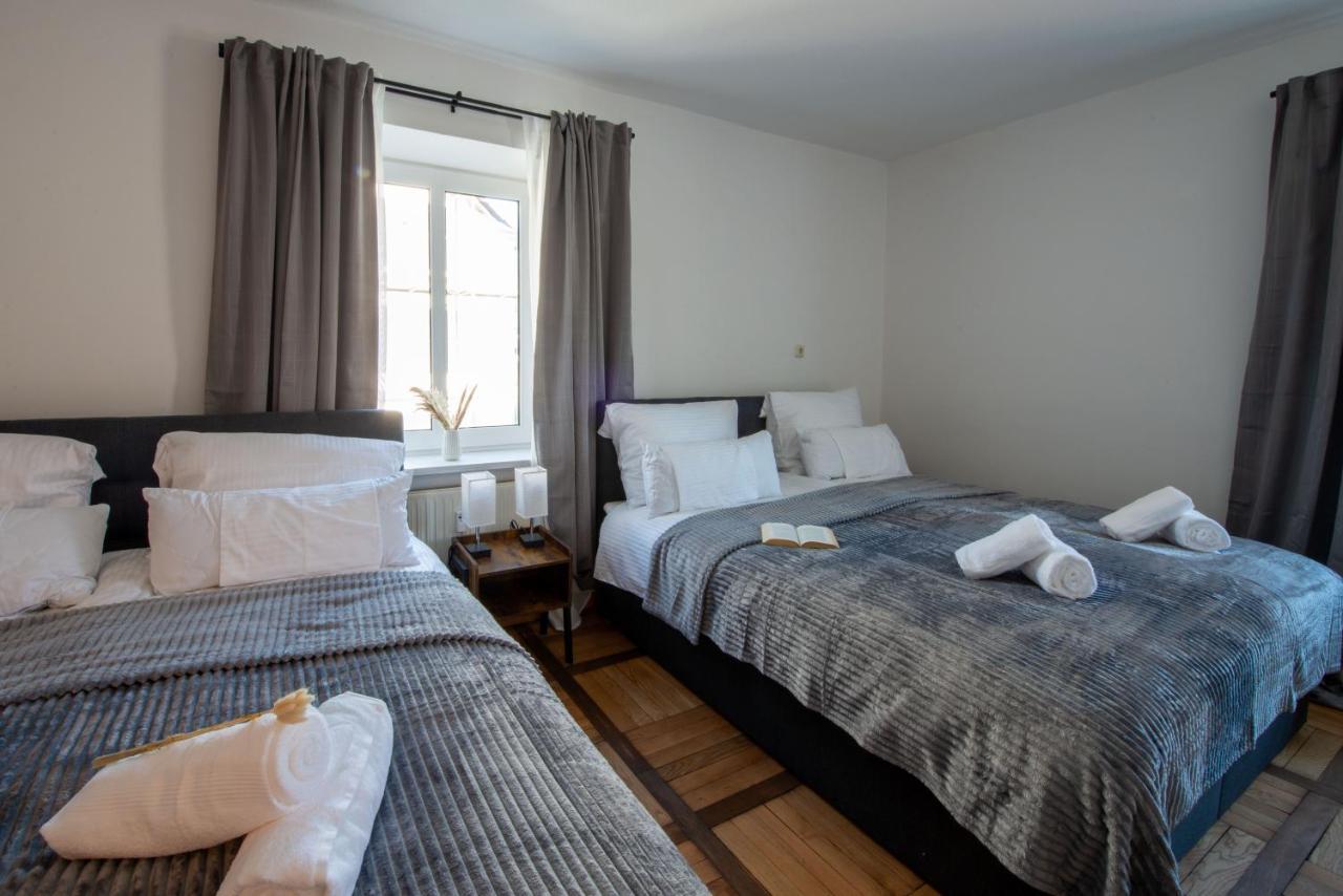 Bessa Homes 6 Personen 2 Schlafzimmer, 3 King Size, Betten, Balkon, Kueche Haag in Oberbayern エクステリア 写真