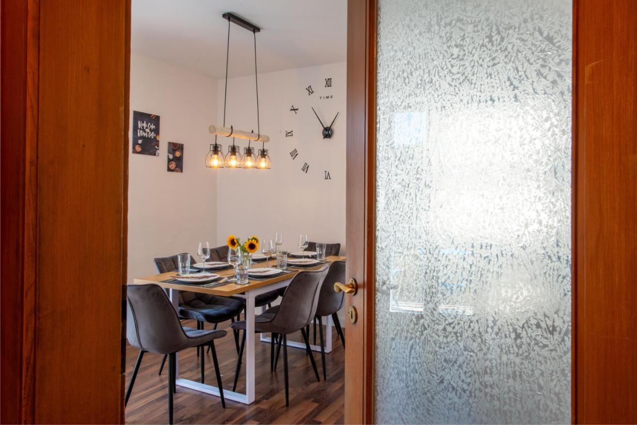 Bessa Homes 6 Personen 2 Schlafzimmer, 3 King Size, Betten, Balkon, Kueche Haag in Oberbayern エクステリア 写真