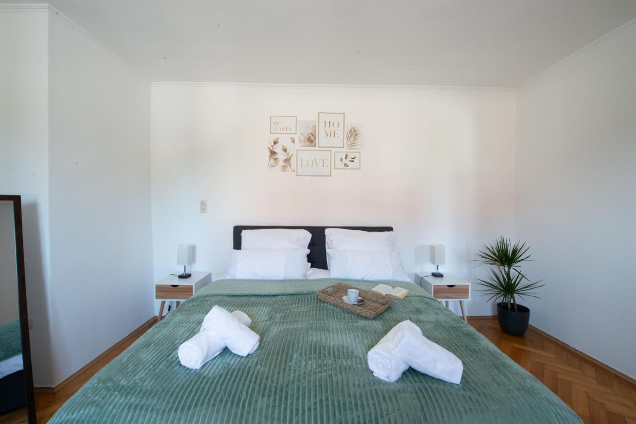 Bessa Homes 6 Personen 2 Schlafzimmer, 3 King Size, Betten, Balkon, Kueche Haag in Oberbayern エクステリア 写真