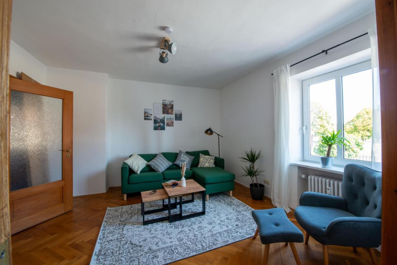 Bessa Homes 6 Personen 2 Schlafzimmer, 3 King Size, Betten, Balkon, Kueche Haag in Oberbayern エクステリア 写真