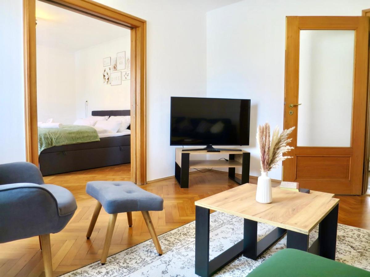 Bessa Homes 6 Personen 2 Schlafzimmer, 3 King Size, Betten, Balkon, Kueche Haag in Oberbayern エクステリア 写真